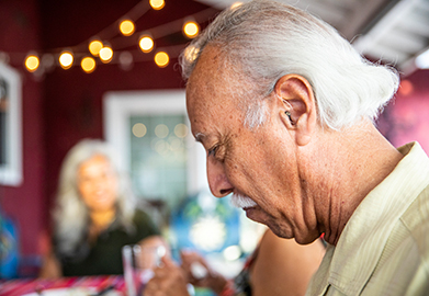 What Are the Benefits of Using Phonak Hearing Aids?