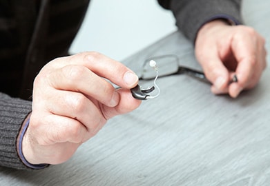 How to Adjust to Wearing a Hearing Aid 